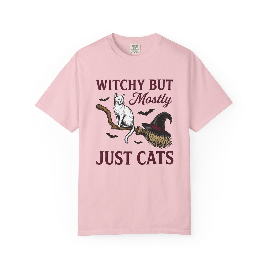 Cat Broom Shirt Cat Halloween Gift Women Vintage Tee Sweeper T-Shirt Cat Fan Retro Tshirt Spooky Graphic Hand Drawn Witch Hat Tshirt